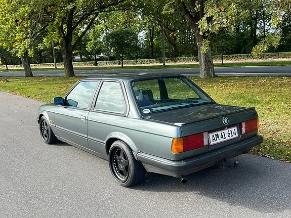 BMW 320I 1985 photo 3