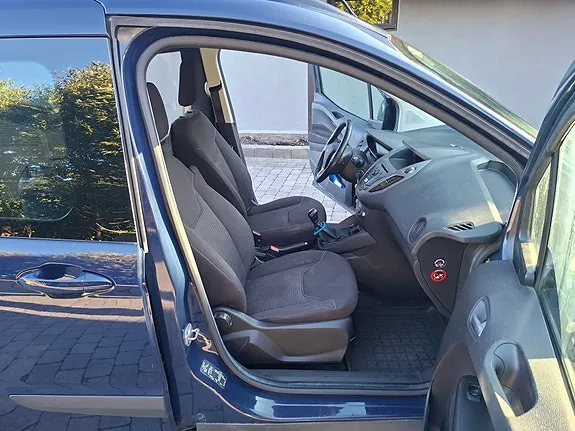 Ford Courier 2015 photo 5