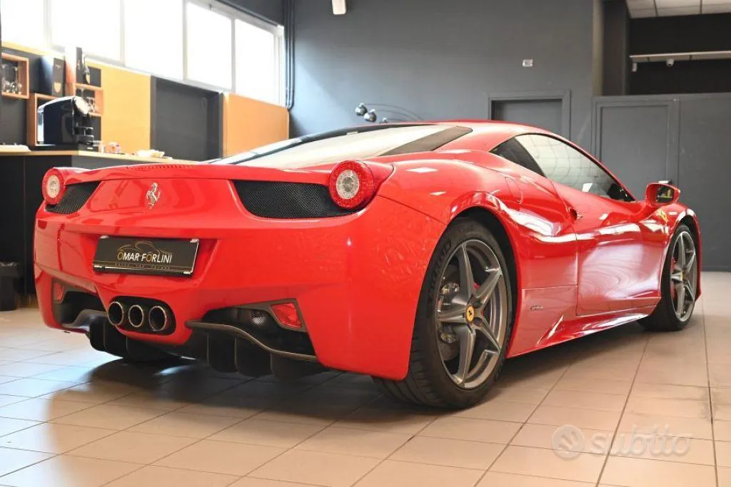Ferrari 458 Italia 2010 photo 3