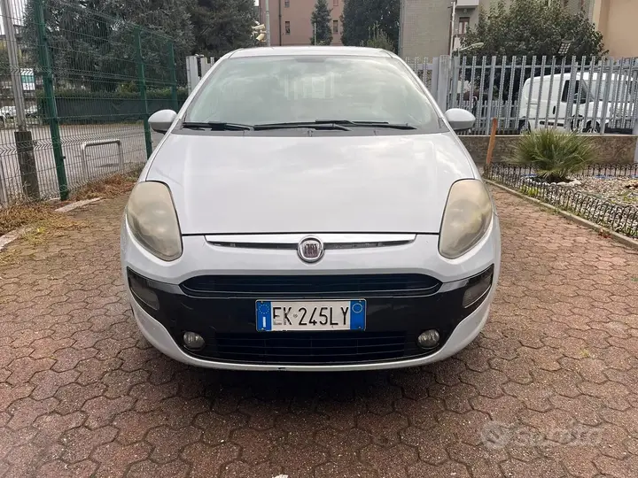 Fiat Punto Evo 2011 photo 3