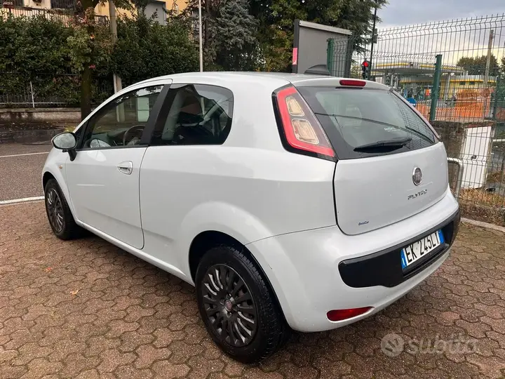 Fiat Punto Evo 2011 photo 5