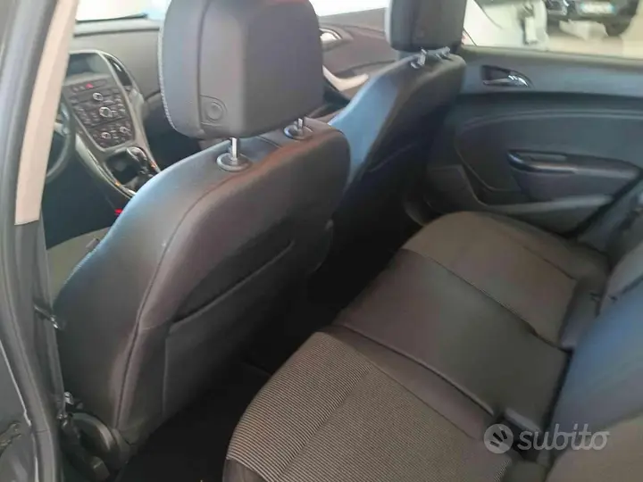 Opel Astra 2014 photo 5