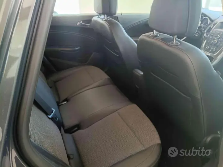 Opel Astra 2014 photo 4