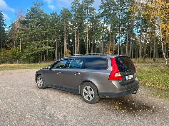 Volvo V70 2009 photo 2