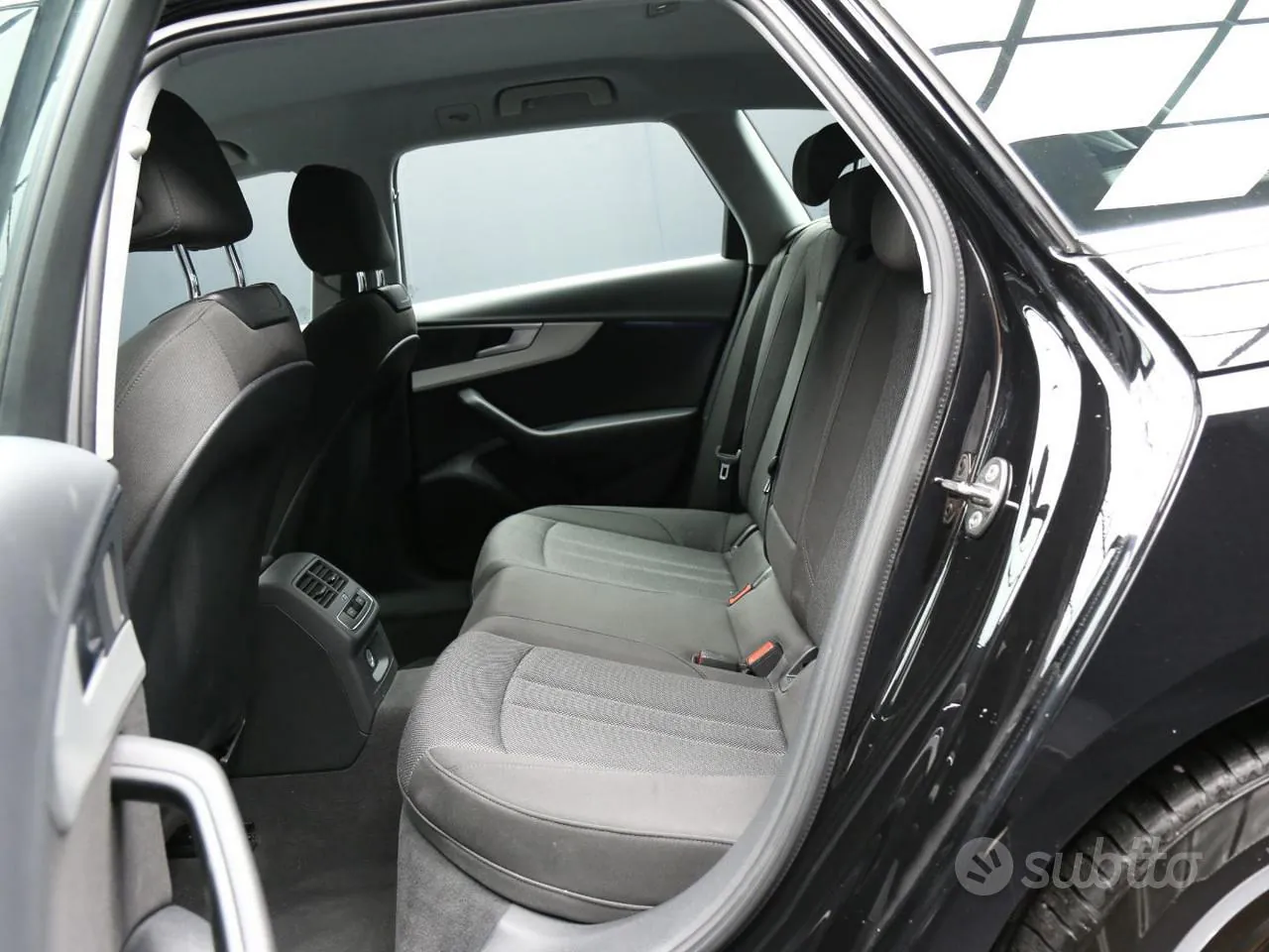 Audi A4 Avant 2023 photo 4