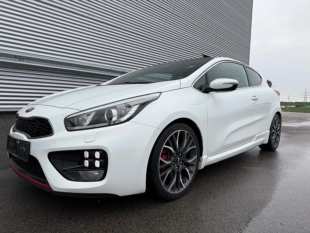 Kia Proceed 2013 photo 2