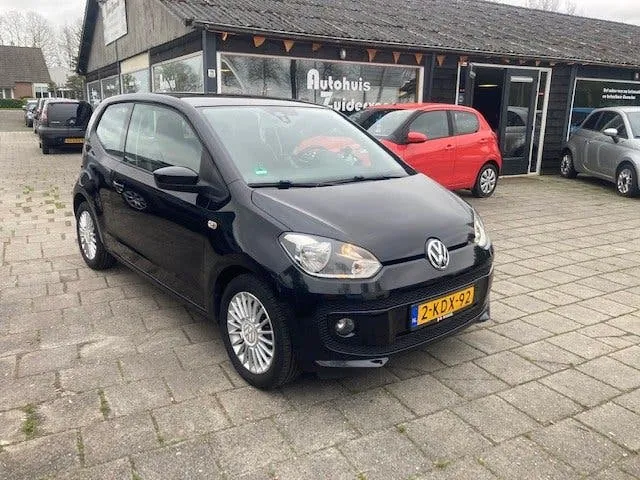 Volkswagen Up 2013 photo 2