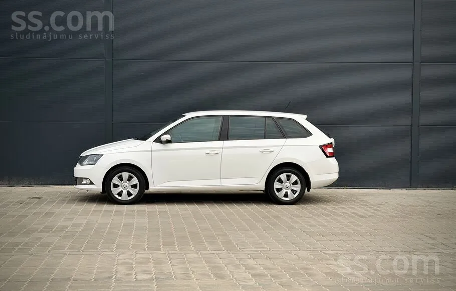 Skoda Fabia 2015 photo 2