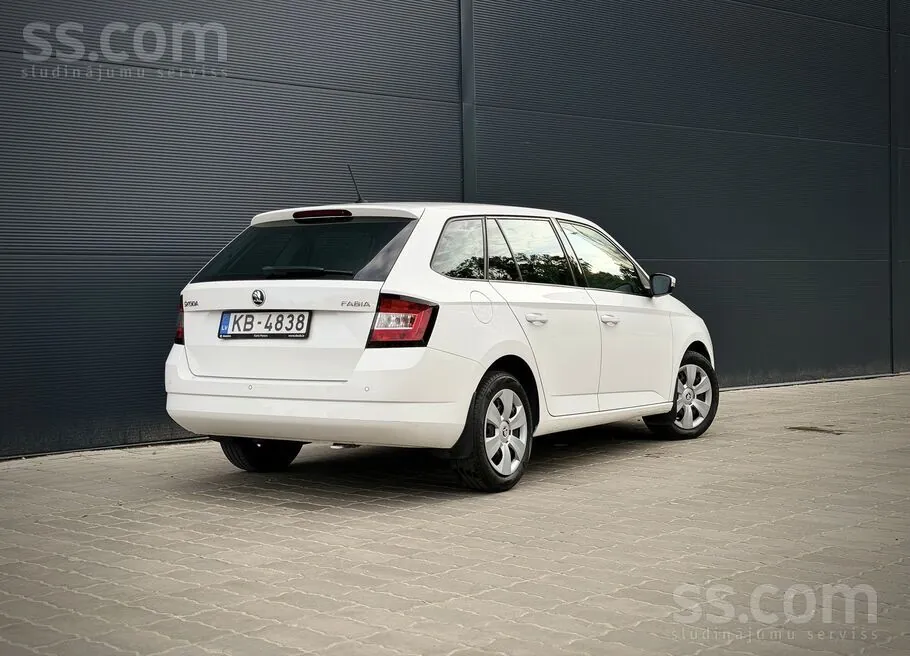 Skoda Fabia 2015 photo 5