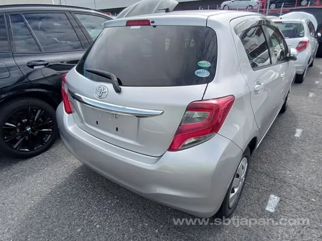 Toyota Vitz F 2016 photo 4