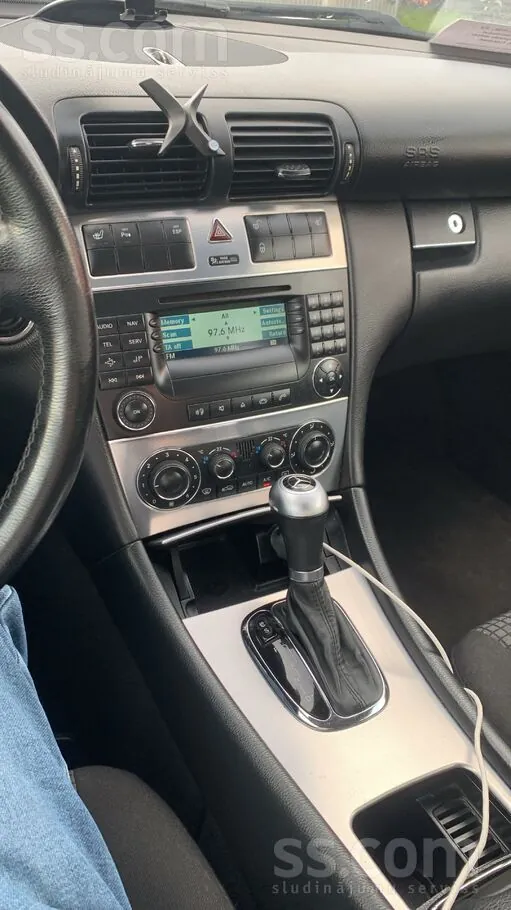 Mercedes-Benz C220 2007 photo 3