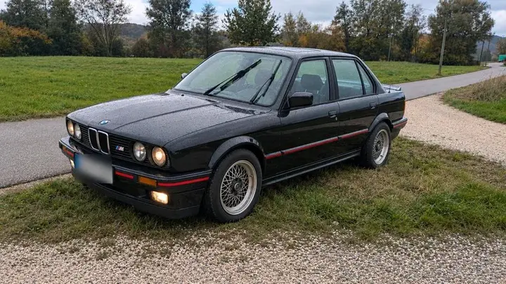 BMW E30