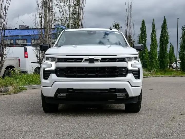 Chevrolet Silverado 1500 2024 photo 3
