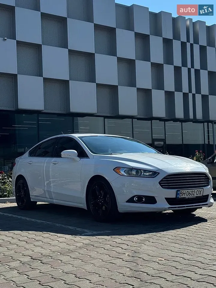Ford Fusion 2015 photo 2