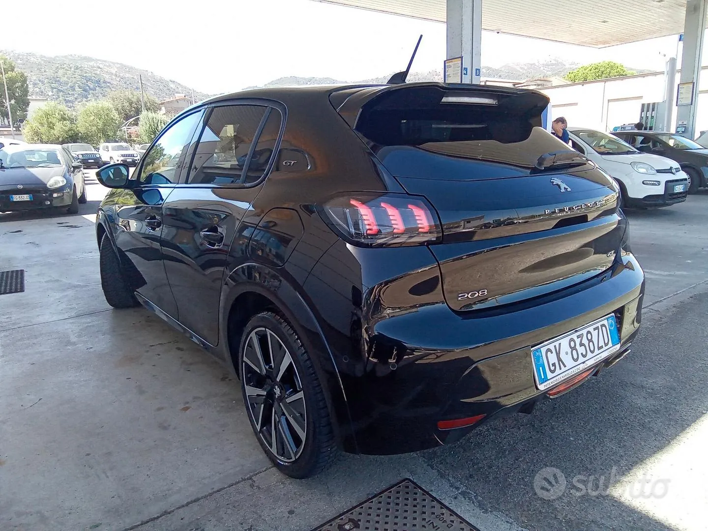 Peugeot 208 2022 photo 3