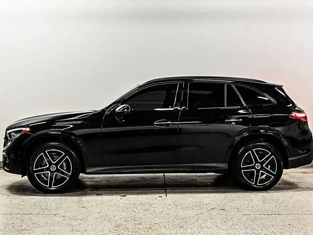 Mercedes-Benz Glc 2023 photo 2