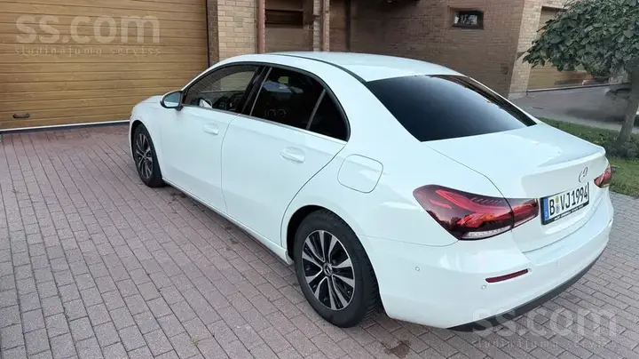 Mercedes-Benz A 180 2020 photo 2