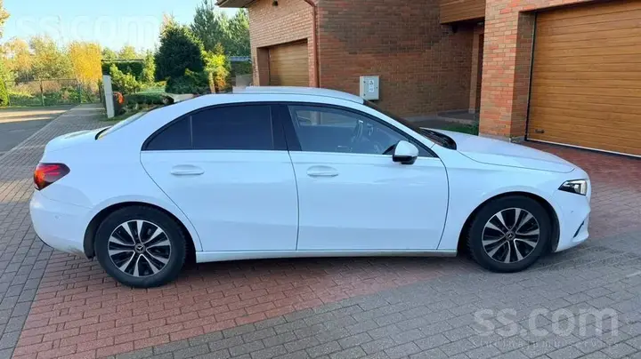 Mercedes-Benz A 180