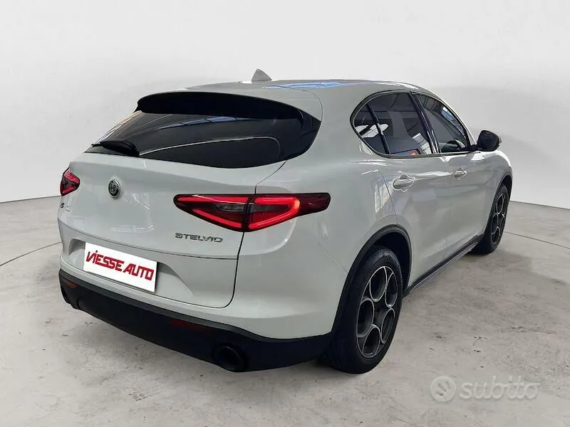 Alfa Romeo Stelvio 2022 photo 4