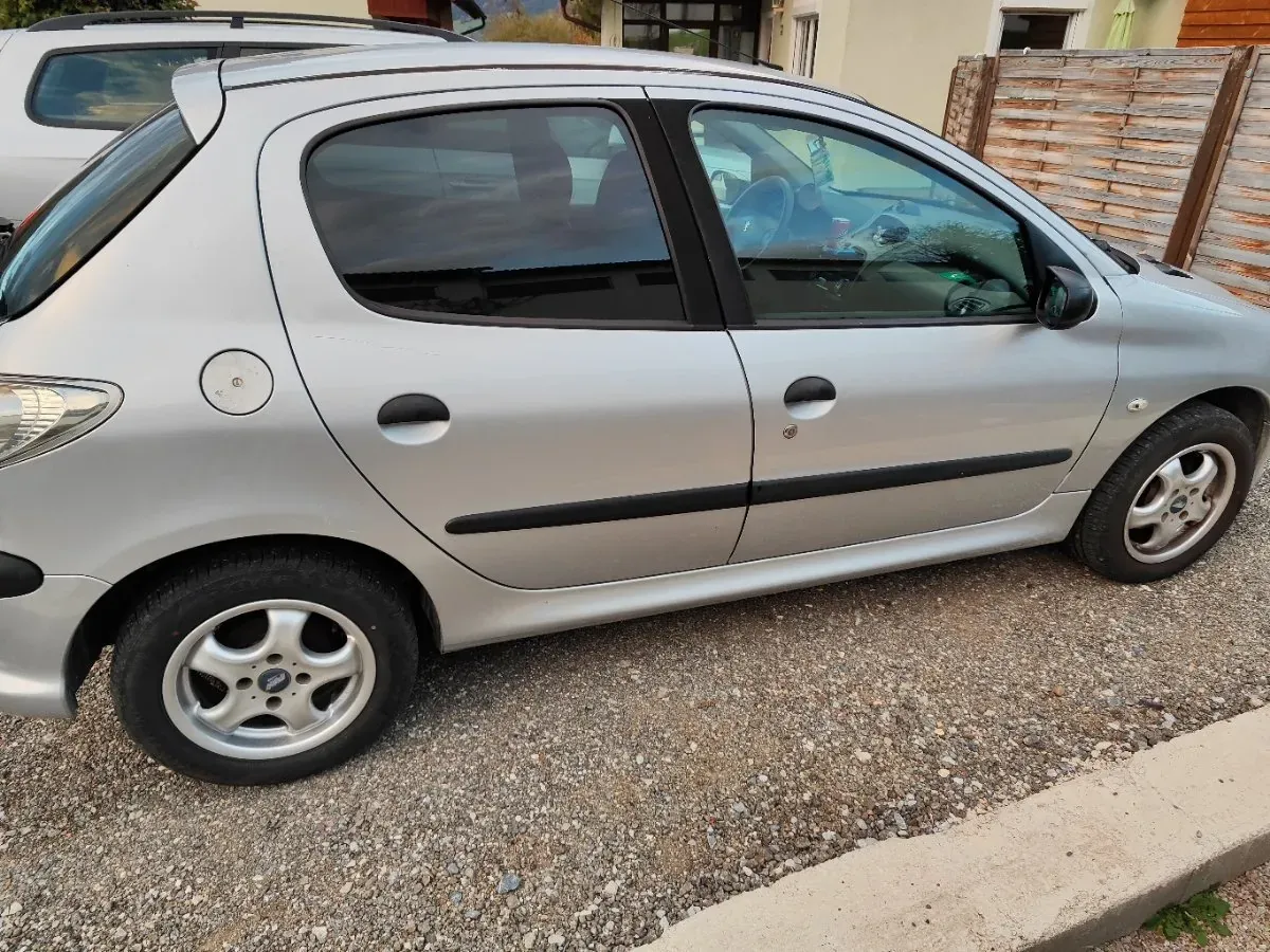 Peugeot 206