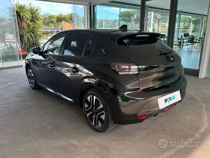 Peugeot 208 2025 photo 3