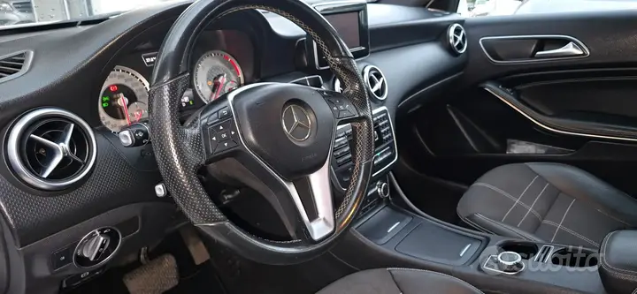 Mercedes-Benz A 180 2015 photo 4
