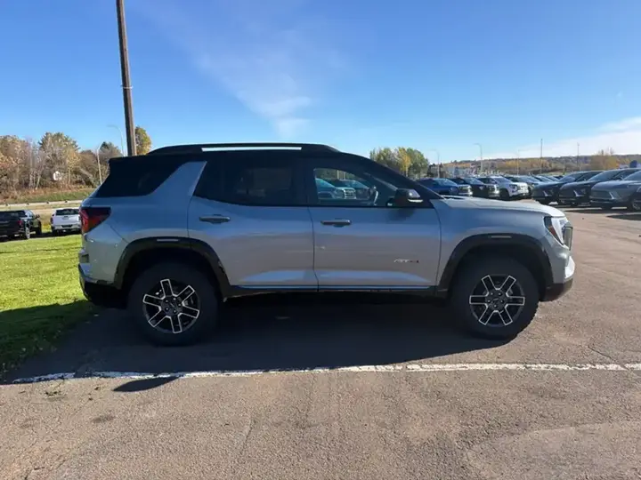 GMC Terrain 2027 photo 4