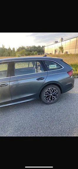 Skoda Octavia 2021 photo 2