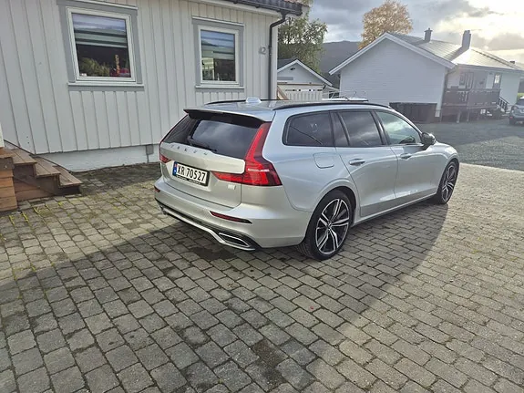 Volvo V60 2022 photo 4