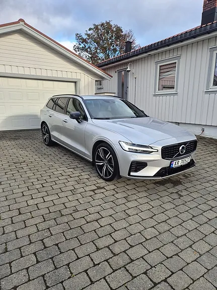 Volvo V60 2022 photo 2