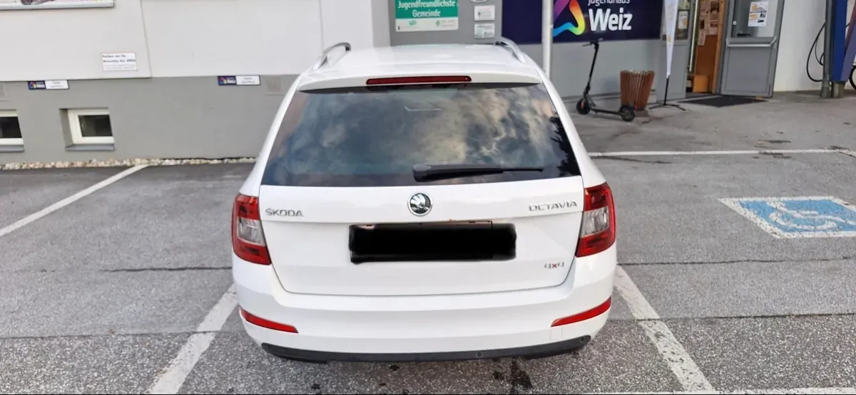Skoda Octavia 2014 photo 2