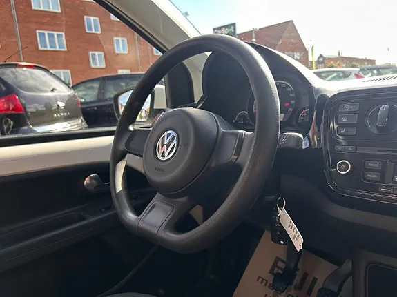 Volkswagen Up 2013 photo 5