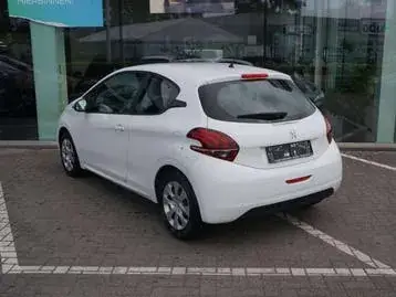 Peugeot 208 2018 photo 3