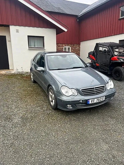 Mercedes-Benz C200 D 2005 photo 2
