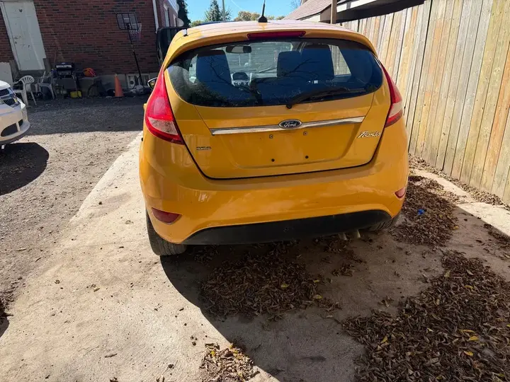 Ford Fiesta 2011 photo 4