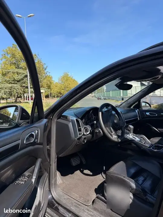 Porsche Cayenne 2011 photo 3