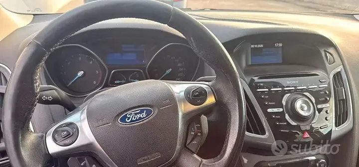 Ford Focus 2011 photo 3