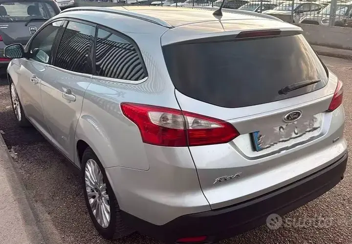 Ford Focus 2011 photo 2