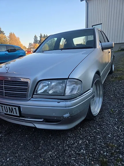 Mercedes-Benz C280