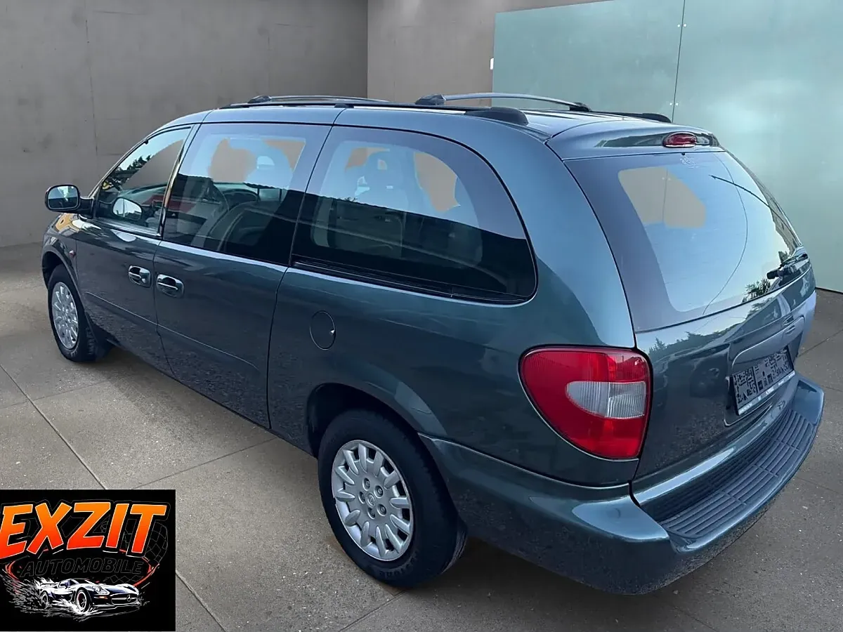 Chrysler Voyager 2003 photo 3