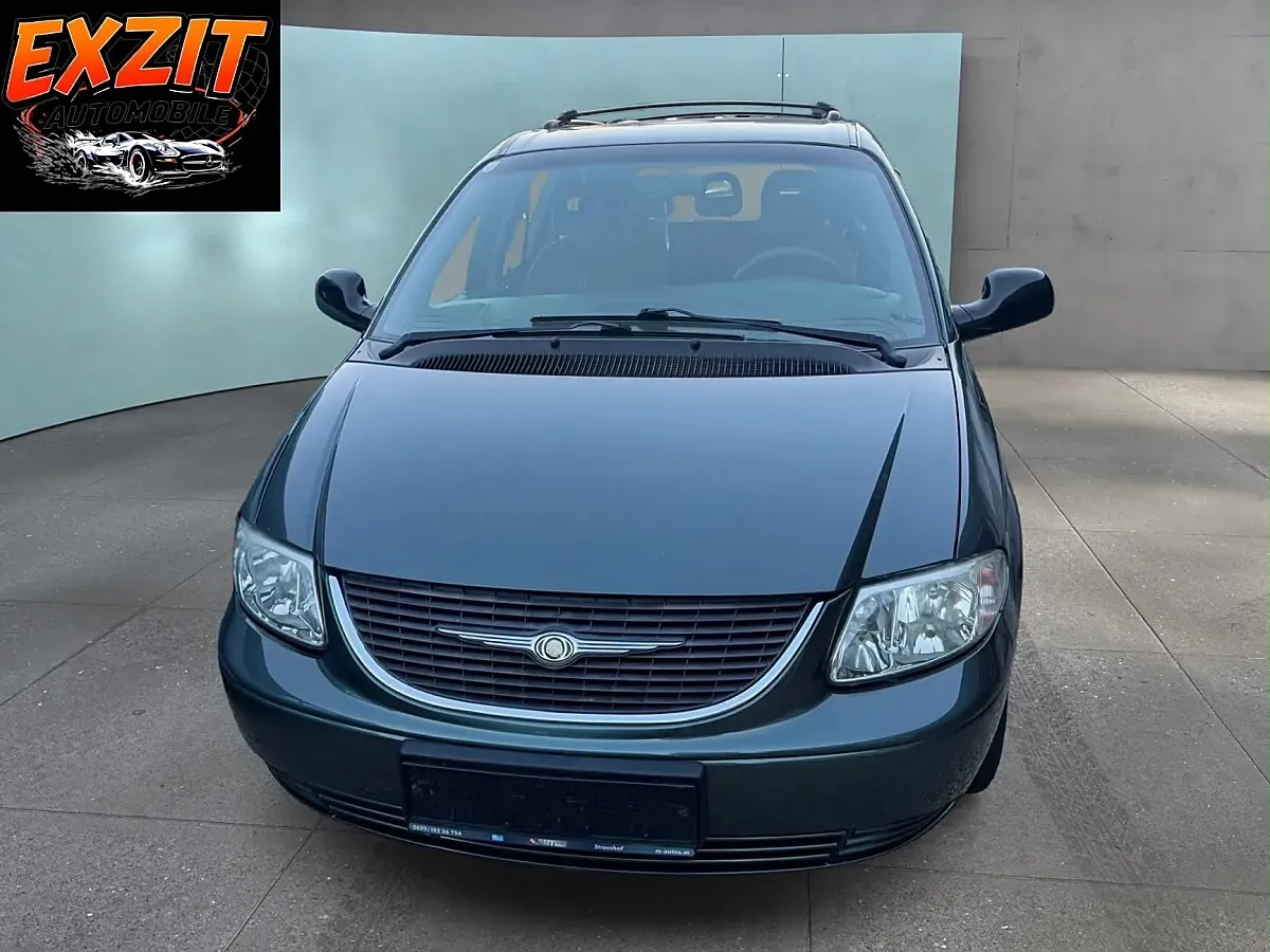 Chrysler Voyager 2003 photo 2