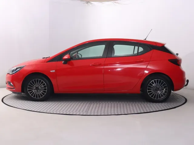 Opel Astra 2015 photo 2