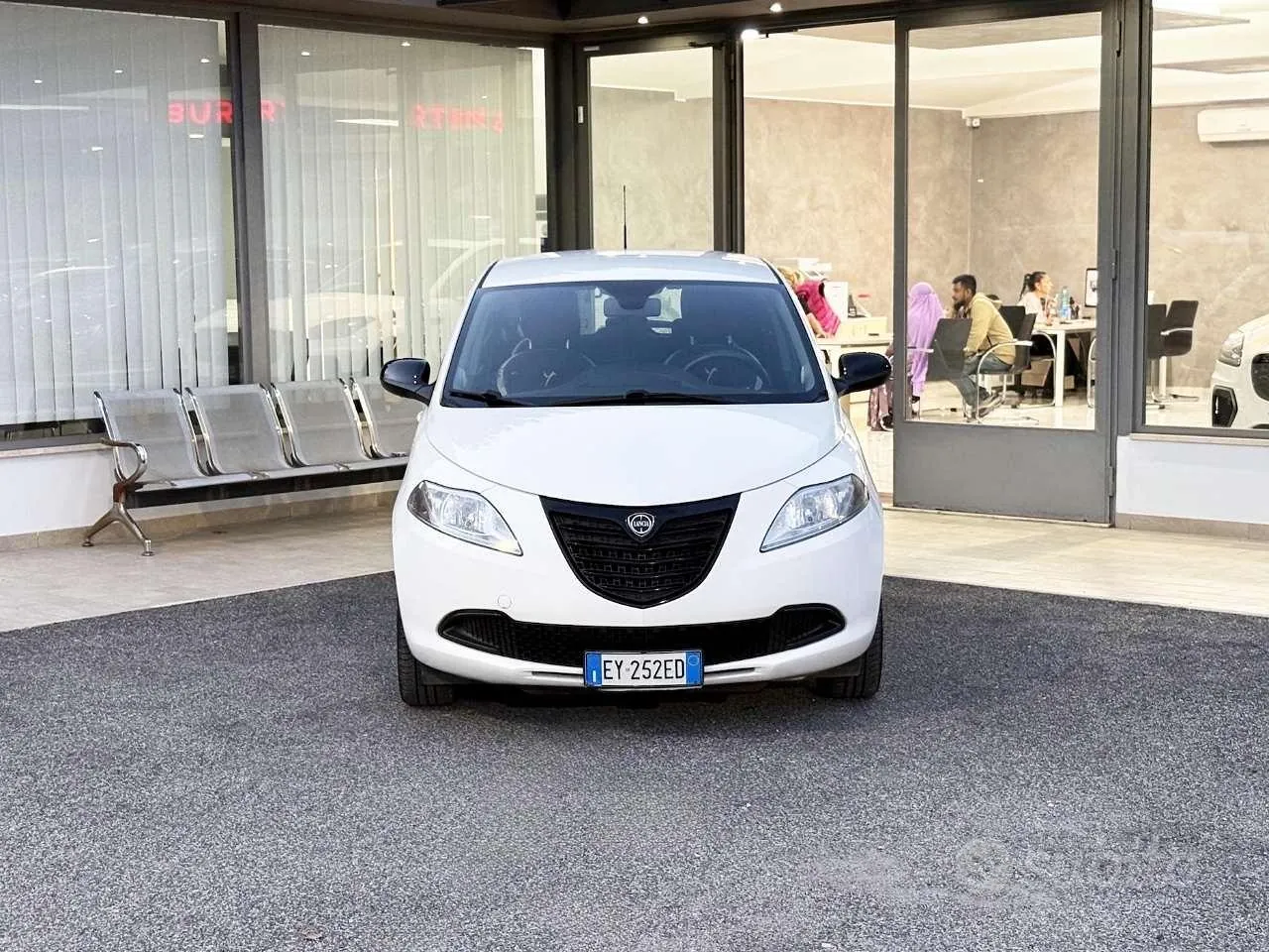 Lancia Ypsilon 2014 photo 2
