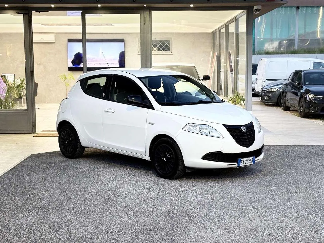 Lancia Ypsilon