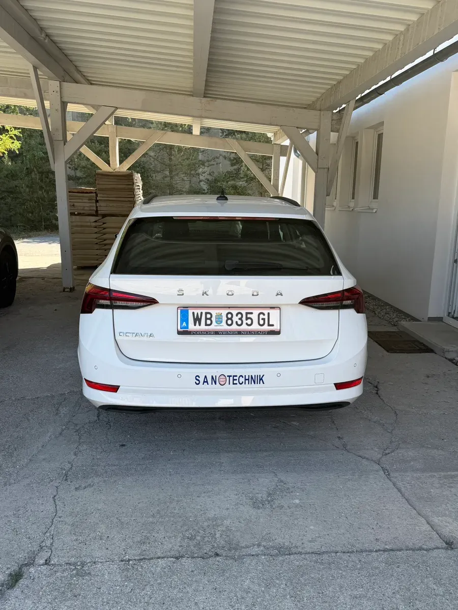 Skoda Octavia 2021 photo 3