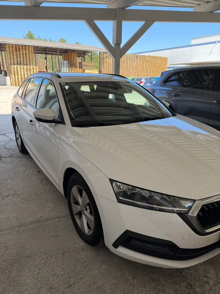 Skoda Octavia 2021 photo 2