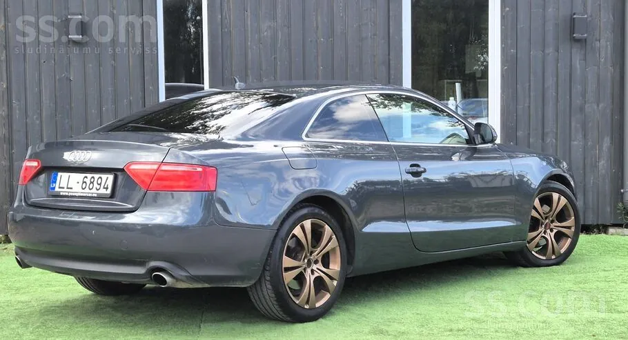 Audi A5 2009 photo 4