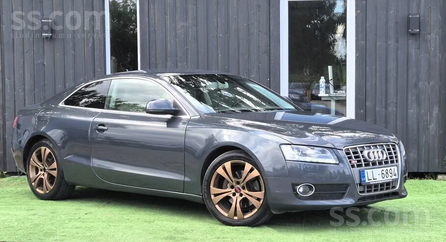 Audi A5 2009 photo 2