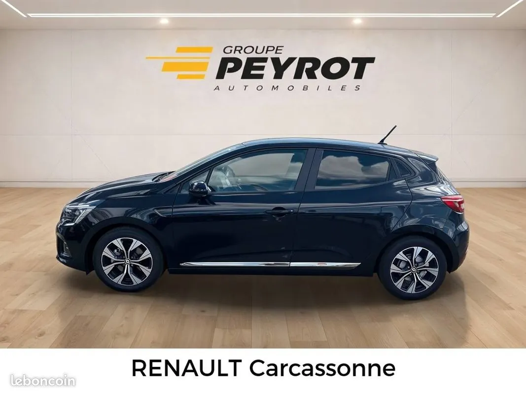 Renault Clio 2024 photo 2