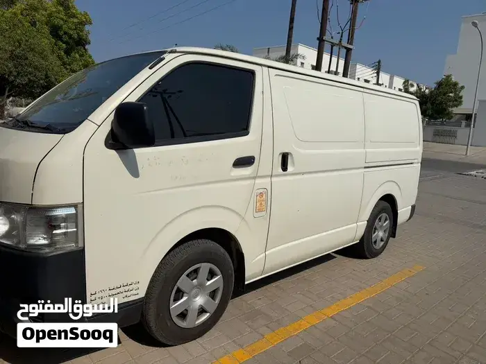 Toyota Hiace 2017 photo 3